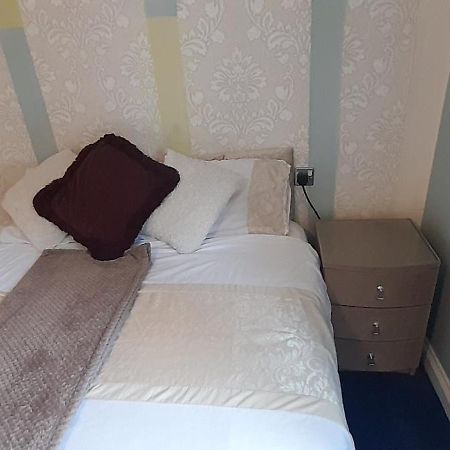 Jodefa 2 Apartment Уолсал Екстериор снимка